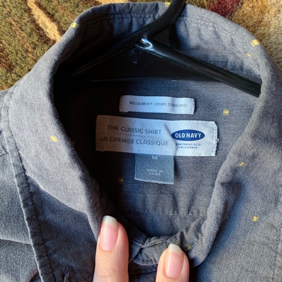 Old Navy Gray Polka Dot Button Down Shirt - Picture 2 of 3